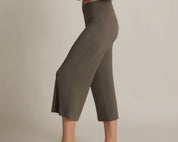 Bamboo Capris