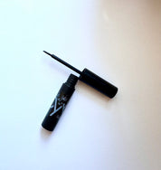 LIQUID EYE LINER