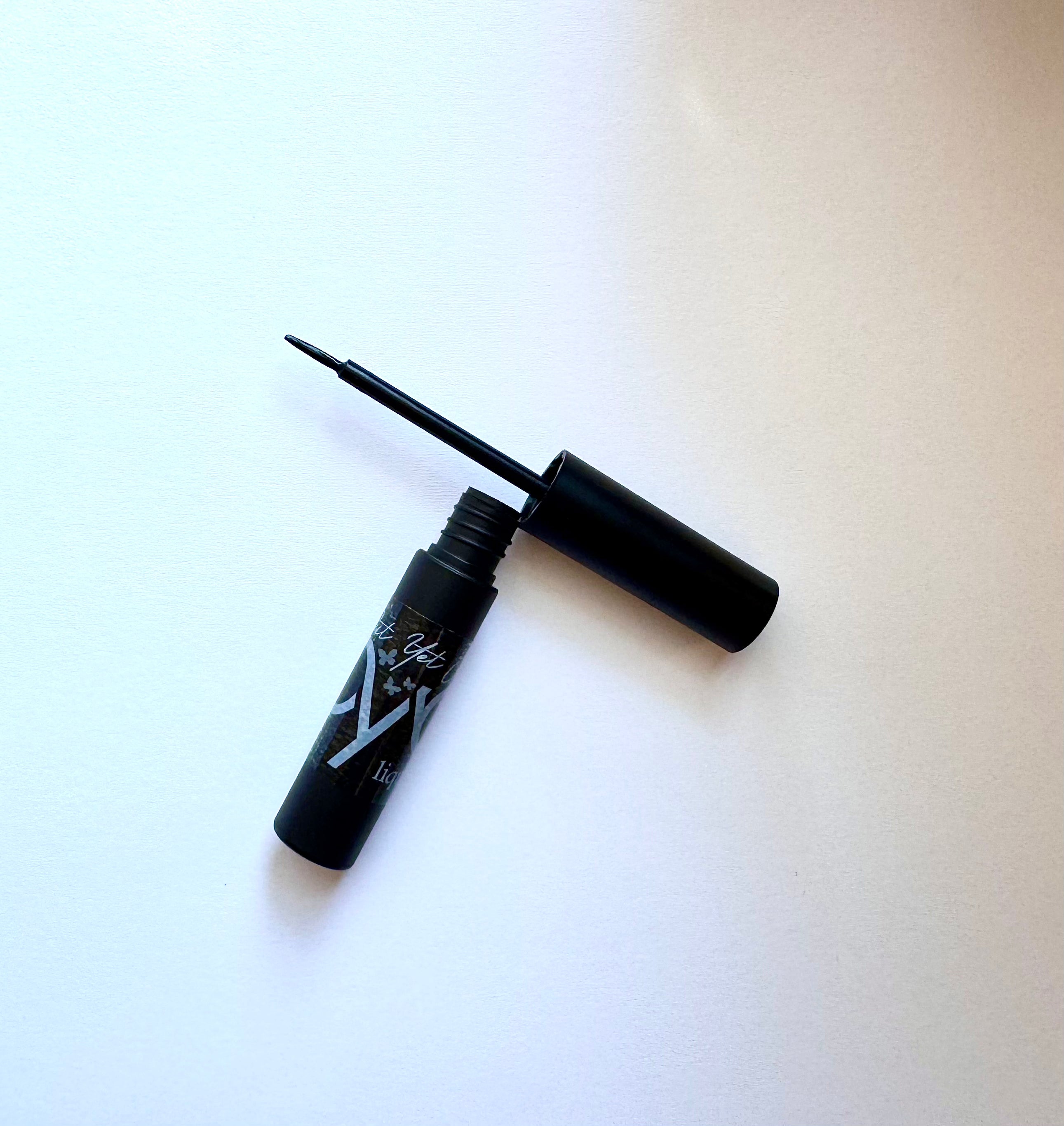 LIQUID EYE LINER