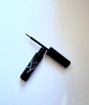 LIQUID EYE LINER